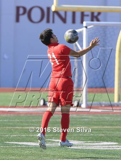 Thumbnail 3 in Pasadena vs. Point Loma (CIF SoCal Regional D3 Playoff) photogallery.