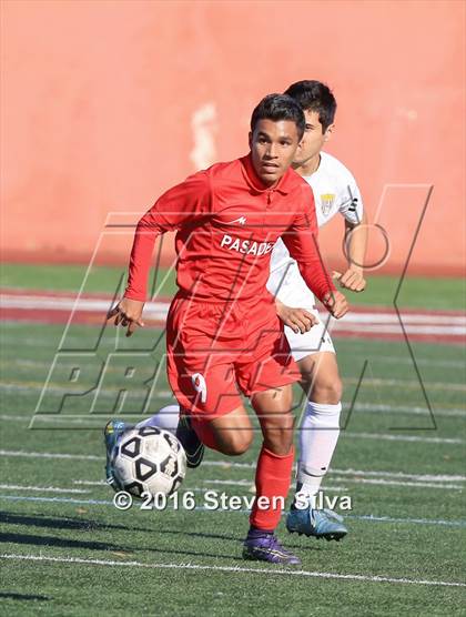 Thumbnail 1 in Pasadena vs. Point Loma (CIF SoCal Regional D3 Playoff) photogallery.