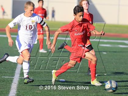 Thumbnail 2 in Pasadena vs. Point Loma (CIF SoCal Regional D3 Playoff) photogallery.