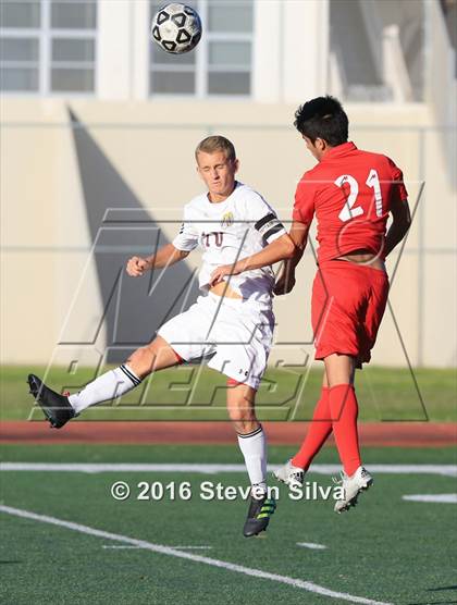 Thumbnail 2 in Pasadena vs. Point Loma (CIF SoCal Regional D3 Playoff) photogallery.
