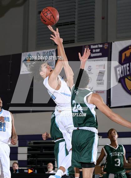 Thumbnail 2 in Sacred Heart Cathedral Preparatory vs. Burbank (St. Hope Elite Classic) photogallery.
