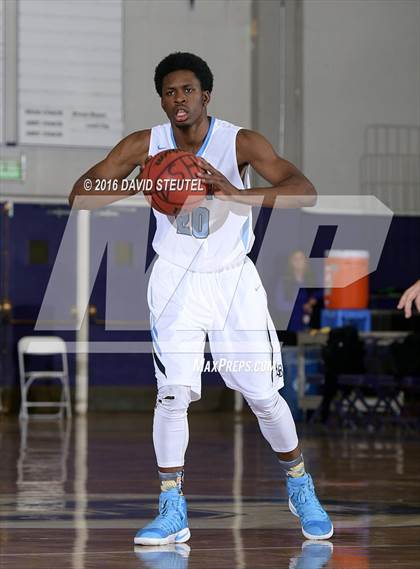 Thumbnail 3 in Sacred Heart Cathedral Preparatory vs. Burbank (St. Hope Elite Classic) photogallery.