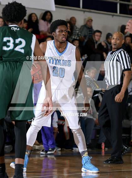 Thumbnail 3 in Sacred Heart Cathedral Preparatory vs. Burbank (St. Hope Elite Classic) photogallery.