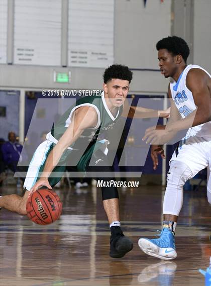 Thumbnail 2 in Sacred Heart Cathedral Preparatory vs. Burbank (St. Hope Elite Classic) photogallery.