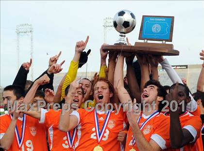 Thumbnail 3 in New Hope-Solebury vs Mercyhurst Prep (PIAA Class A Final) photogallery.