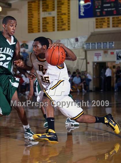 Thumbnail 3 in Bishop Verot vs Pembroke Pines (City of Palms Classic) photogallery.