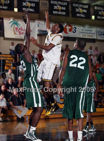 Thumbnail 2 in Bishop Verot vs Pembroke Pines (City of Palms Classic) photogallery.