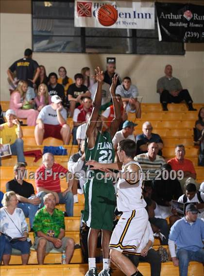 Thumbnail 3 in Bishop Verot vs Pembroke Pines (City of Palms Classic) photogallery.