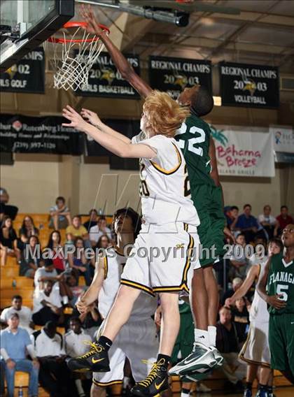 Thumbnail 3 in Bishop Verot vs Pembroke Pines (City of Palms Classic) photogallery.