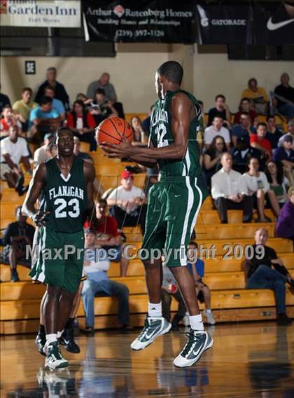 Thumbnail 3 in Bishop Verot vs Pembroke Pines (City of Palms Classic) photogallery.