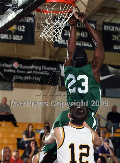 Thumbnail 3 in Bishop Verot vs Pembroke Pines (City of Palms Classic) photogallery.