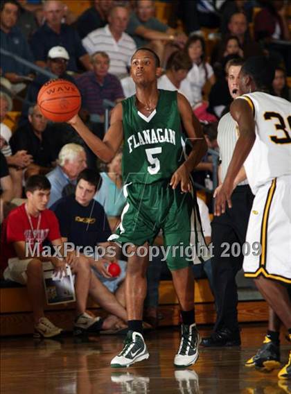 Thumbnail 2 in Bishop Verot vs Pembroke Pines (City of Palms Classic) photogallery.