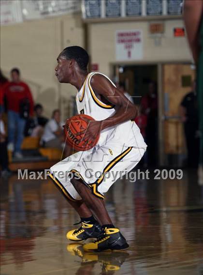 Thumbnail 3 in Bishop Verot vs Pembroke Pines (City of Palms Classic) photogallery.