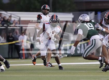Thumbnail 3 in Lakeland @ De La Salle (MaxPreps Game of the Week) photogallery.