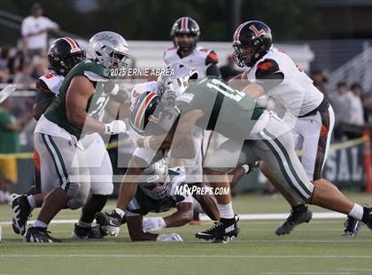 Thumbnail 3 in Lakeland @ De La Salle (MaxPreps Game of the Week) photogallery.