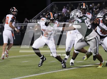 Thumbnail 3 in Lakeland @ De La Salle (MaxPreps Game of the Week) photogallery.