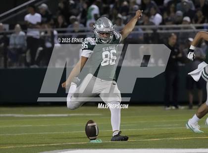 Thumbnail 3 in Lakeland @ De La Salle (MaxPreps Game of the Week) photogallery.