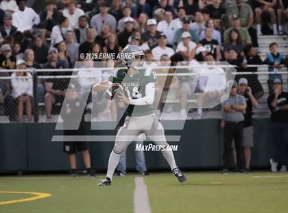 Thumbnail 3 in Lakeland @ De La Salle (MaxPreps Game of the Week) photogallery.