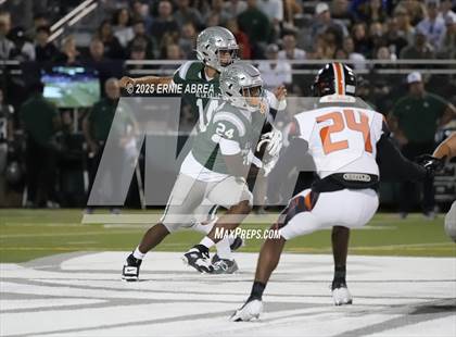 Thumbnail 2 in Lakeland @ De La Salle (MaxPreps Game of the Week) photogallery.