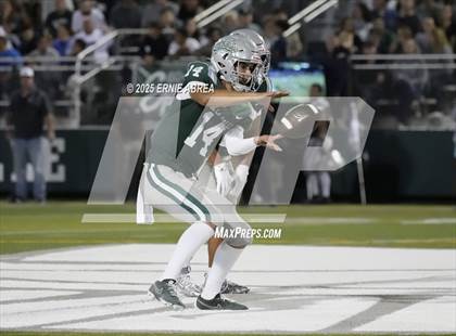 Thumbnail 3 in Lakeland @ De La Salle (MaxPreps Game of the Week) photogallery.