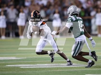 Thumbnail 2 in Lakeland @ De La Salle (MaxPreps Game of the Week) photogallery.