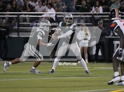 Thumbnail 3 in Lakeland @ De La Salle (MaxPreps Game of the Week) photogallery.