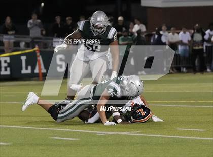 Thumbnail 3 in Lakeland @ De La Salle (MaxPreps Game of the Week) photogallery.