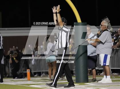 Thumbnail 1 in Lakeland @ De La Salle (MaxPreps Game of the Week) photogallery.