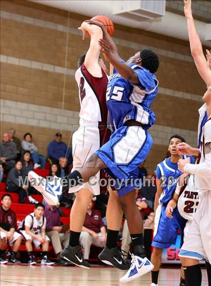 Thumbnail 1 in Palisades vs. Torrance (Pacific Shores Tournament) photogallery.