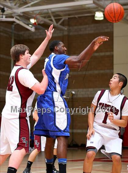 Thumbnail 2 in Palisades vs. Torrance (Pacific Shores Tournament) photogallery.