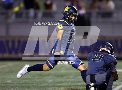 Thumbnail 2 in Dominguez vs. Warren photogallery.