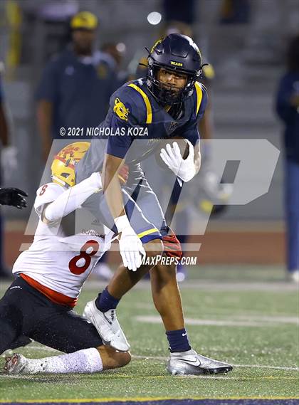 Thumbnail 2 in Dominguez vs. Warren photogallery.