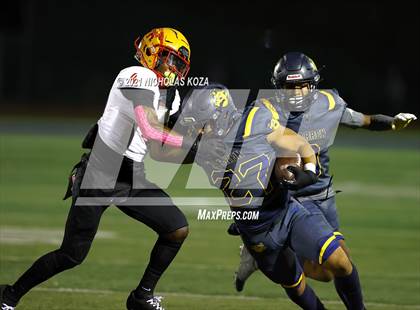 Thumbnail 3 in Dominguez vs. Warren photogallery.