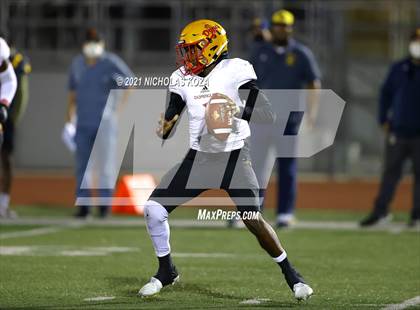 Thumbnail 2 in Dominguez vs. Warren photogallery.