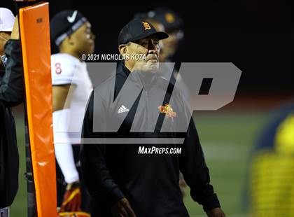 Thumbnail 3 in Dominguez vs. Warren photogallery.