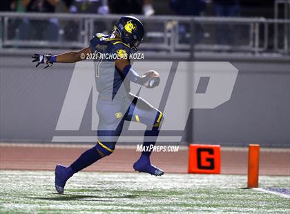 Thumbnail 2 in Dominguez vs. Warren photogallery.