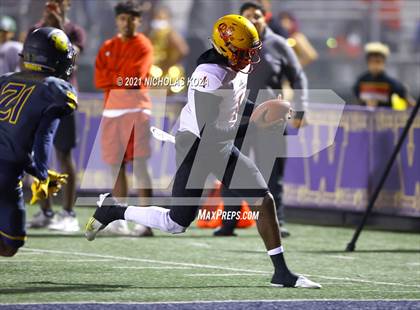 Thumbnail 2 in Dominguez vs. Warren photogallery.