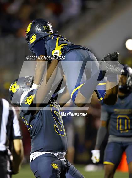 Thumbnail 2 in Dominguez vs. Warren photogallery.