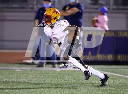 Thumbnail 3 in Dominguez vs. Warren photogallery.