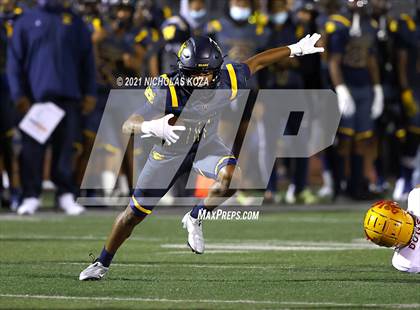 Thumbnail 3 in Dominguez vs. Warren photogallery.