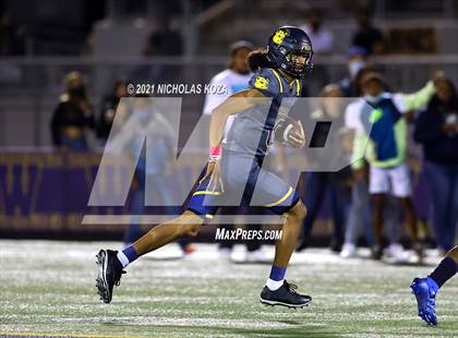 Thumbnail 3 in Dominguez vs. Warren photogallery.