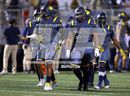 Thumbnail 3 in Dominguez vs. Warren photogallery.