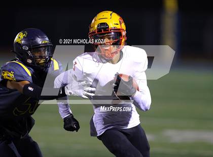 Thumbnail 3 in Dominguez vs. Warren photogallery.