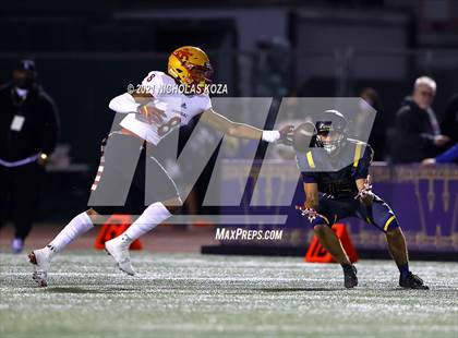 Thumbnail 3 in Dominguez vs. Warren photogallery.