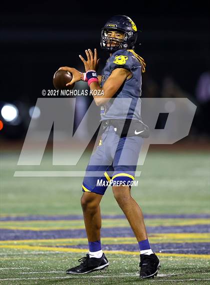 Thumbnail 2 in Dominguez vs. Warren photogallery.