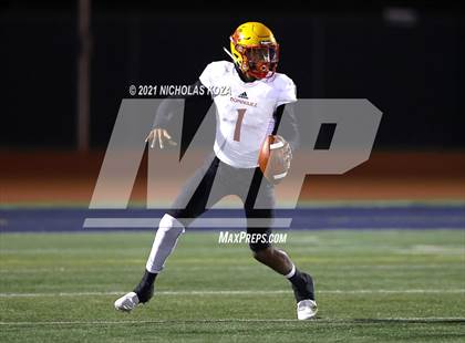 Thumbnail 3 in Dominguez vs. Warren photogallery.