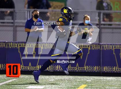 Thumbnail 1 in Dominguez vs. Warren photogallery.