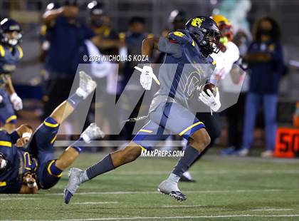 Thumbnail 3 in Dominguez vs. Warren photogallery.
