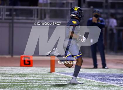 Thumbnail 3 in Dominguez vs. Warren photogallery.