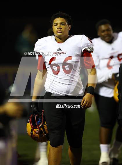 Thumbnail 2 in Dominguez vs. Warren photogallery.